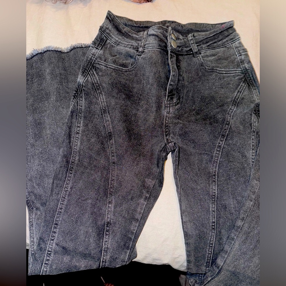 Black Jeans (SHEIN’s brand: DAZY) - Picture 4 of 9